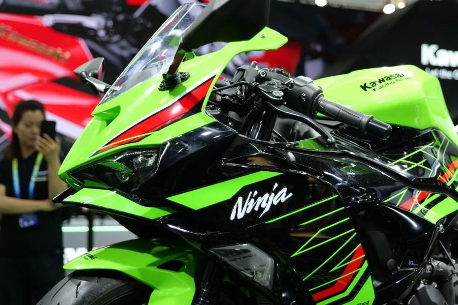 Ninja ZX-6R重磅发布，售价109800元，解锁中量级仿赛新标杆